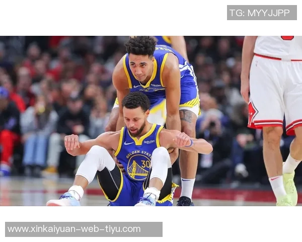 库里生涯再创佳绩12记三分领衔克莱与其他球员共计五次精彩表现